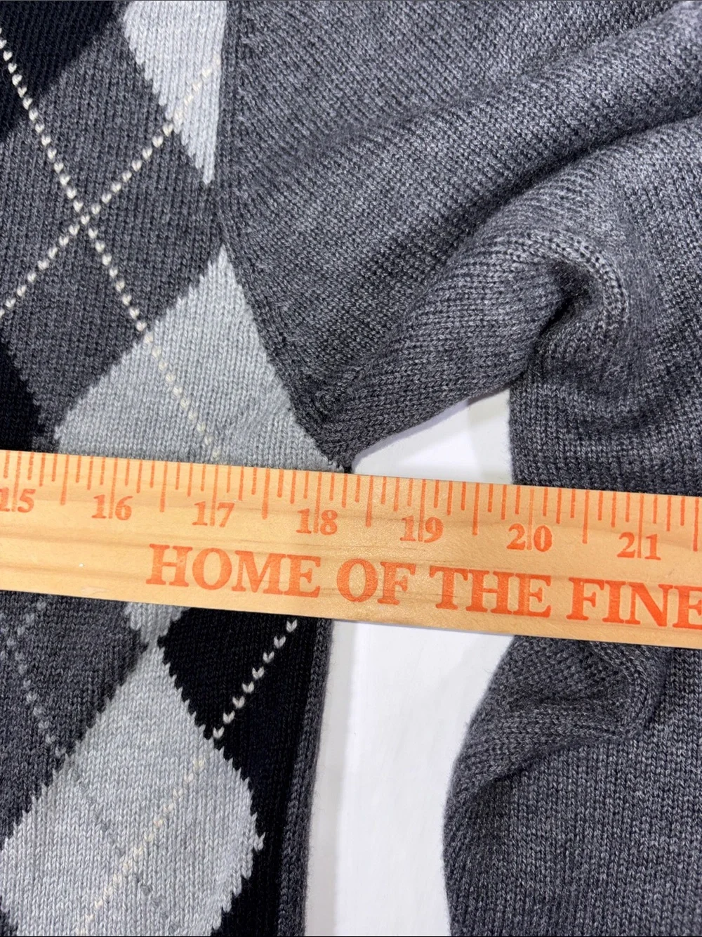 GAP Bor’s Gray and Black Argyle V-Neck Sweater
